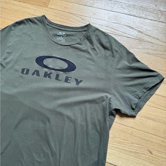Vintage Oakley T Shirt y2k
Rare Model Big Boy Size - Picture 4 of 6